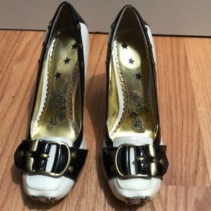 Naughty Monkey  patent leather heels size 6
